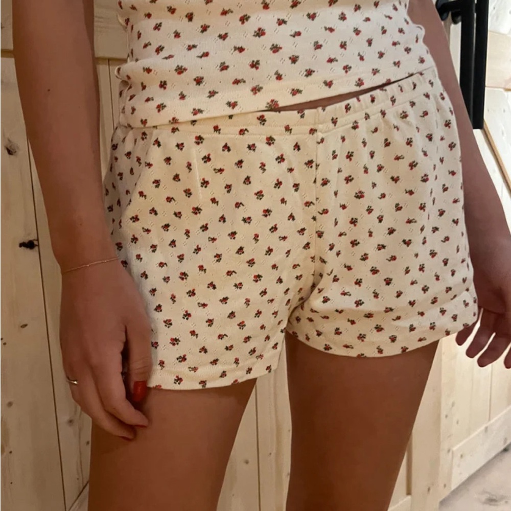 Little floral Brandy Melville shorts